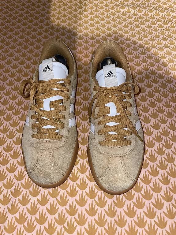 Adidas beige