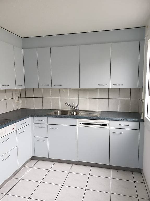 Grosse, gut erhaltene Küche inkl. Theke - Selbstabbau