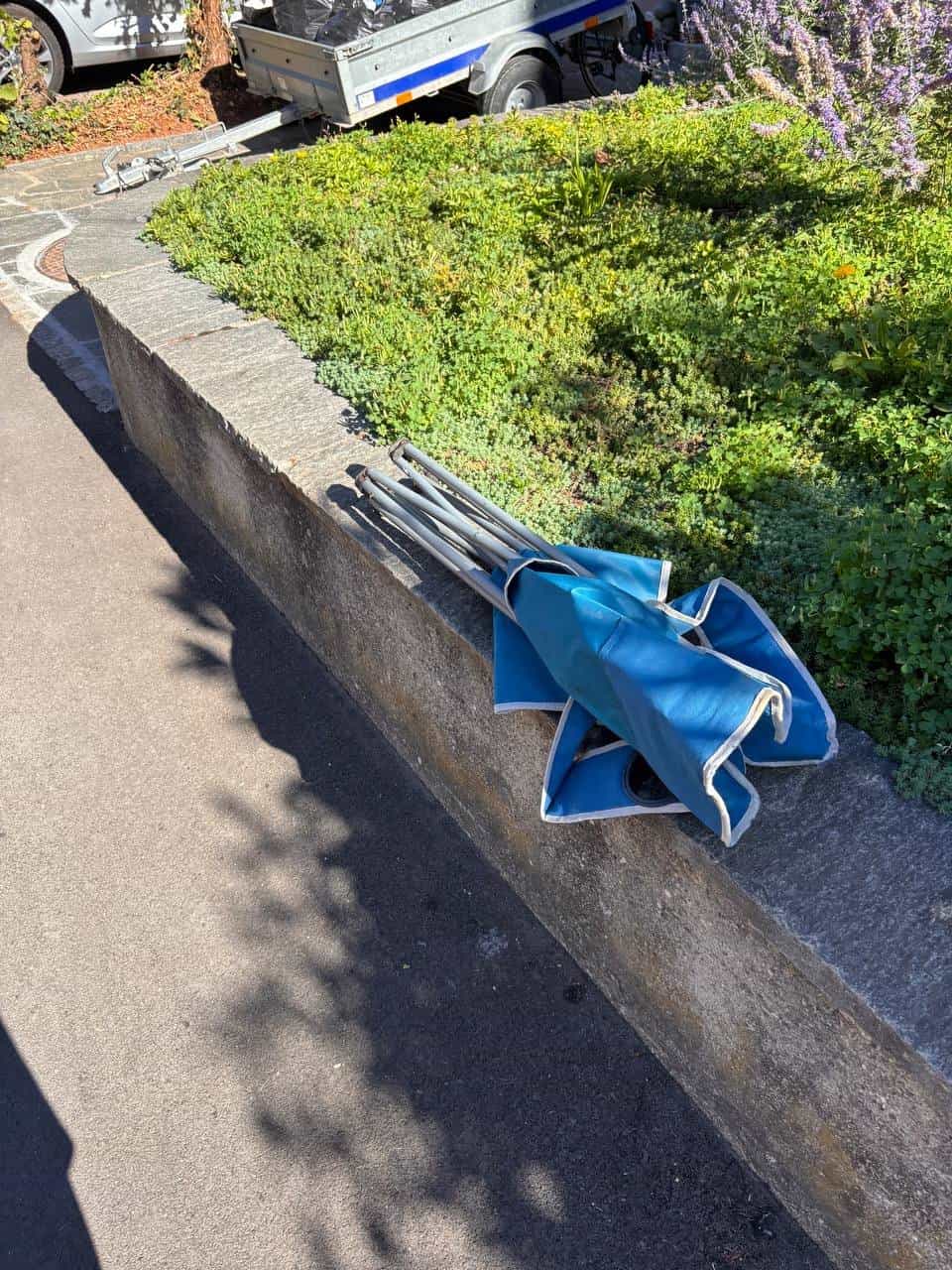 Camping-Stuhl mit Getränkehalter