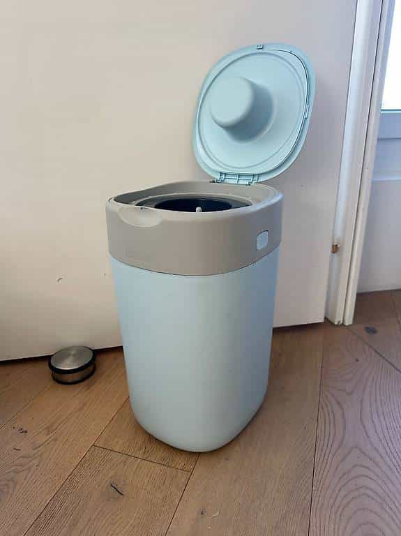 Tommee tippee Windeleimer hellblau mit 8 Nachfüllkassetten