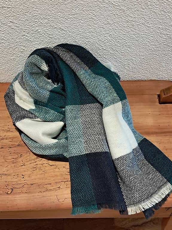 Strickschal Karo