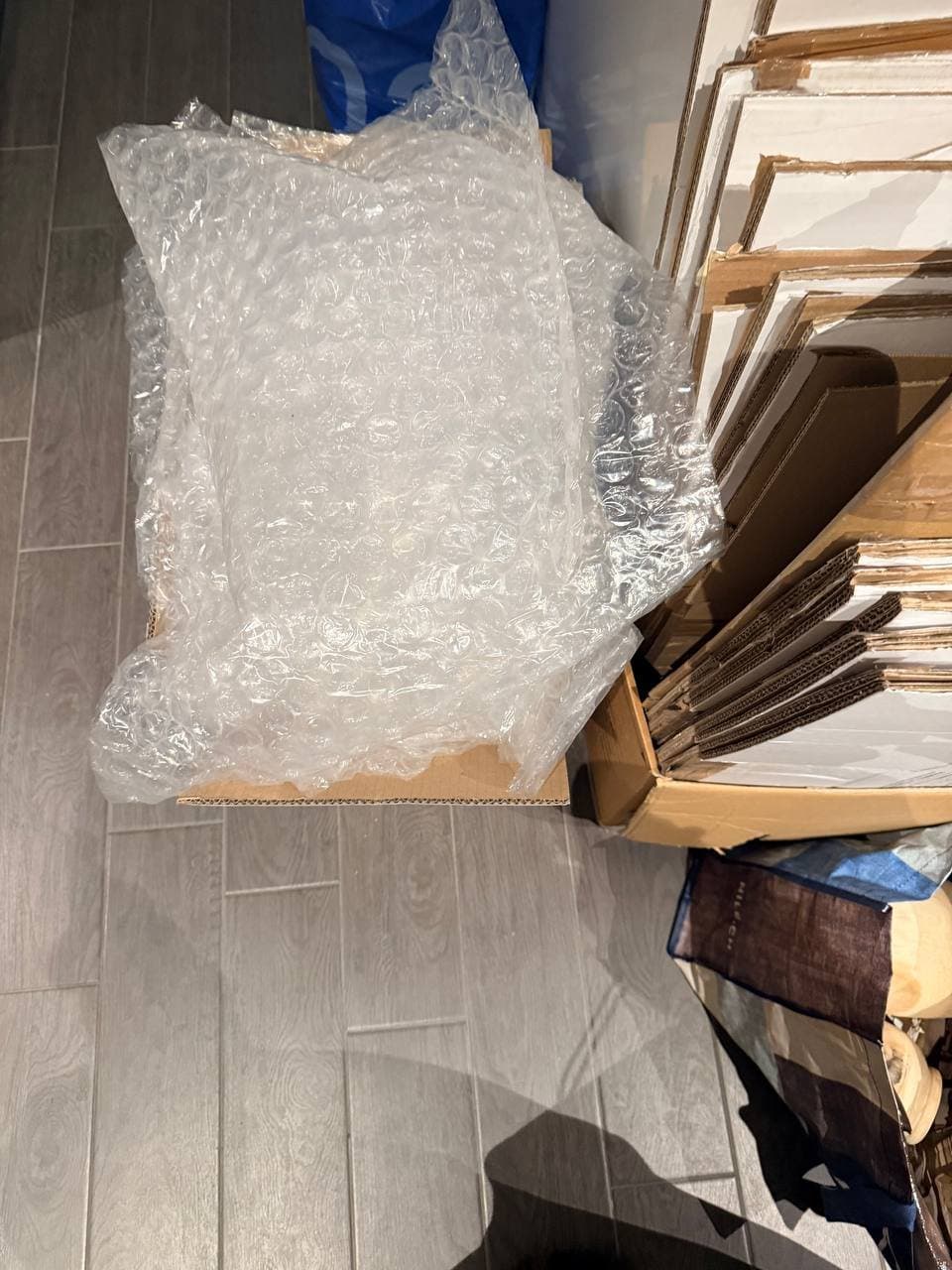 Kisten und Verpackungsmaterial