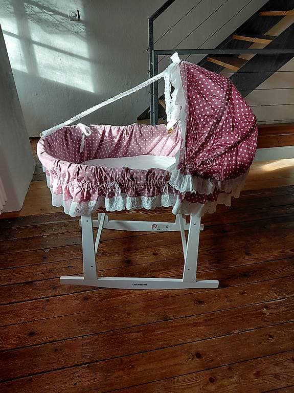 Moseskorb auf Schaukel