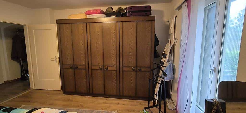 Kleiderschrank