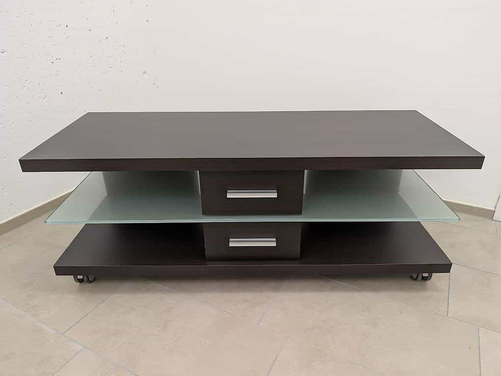 Fernsehmöbel aus Holz