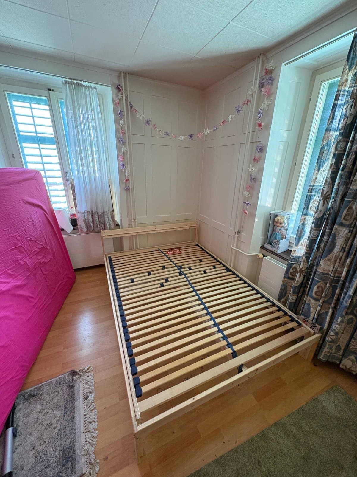 Bett 140×200cm mit Lattenrost