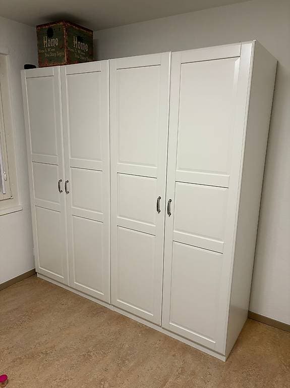 IKEA PAX Kleiderschrank mit TYSSEDAL Türen weiss