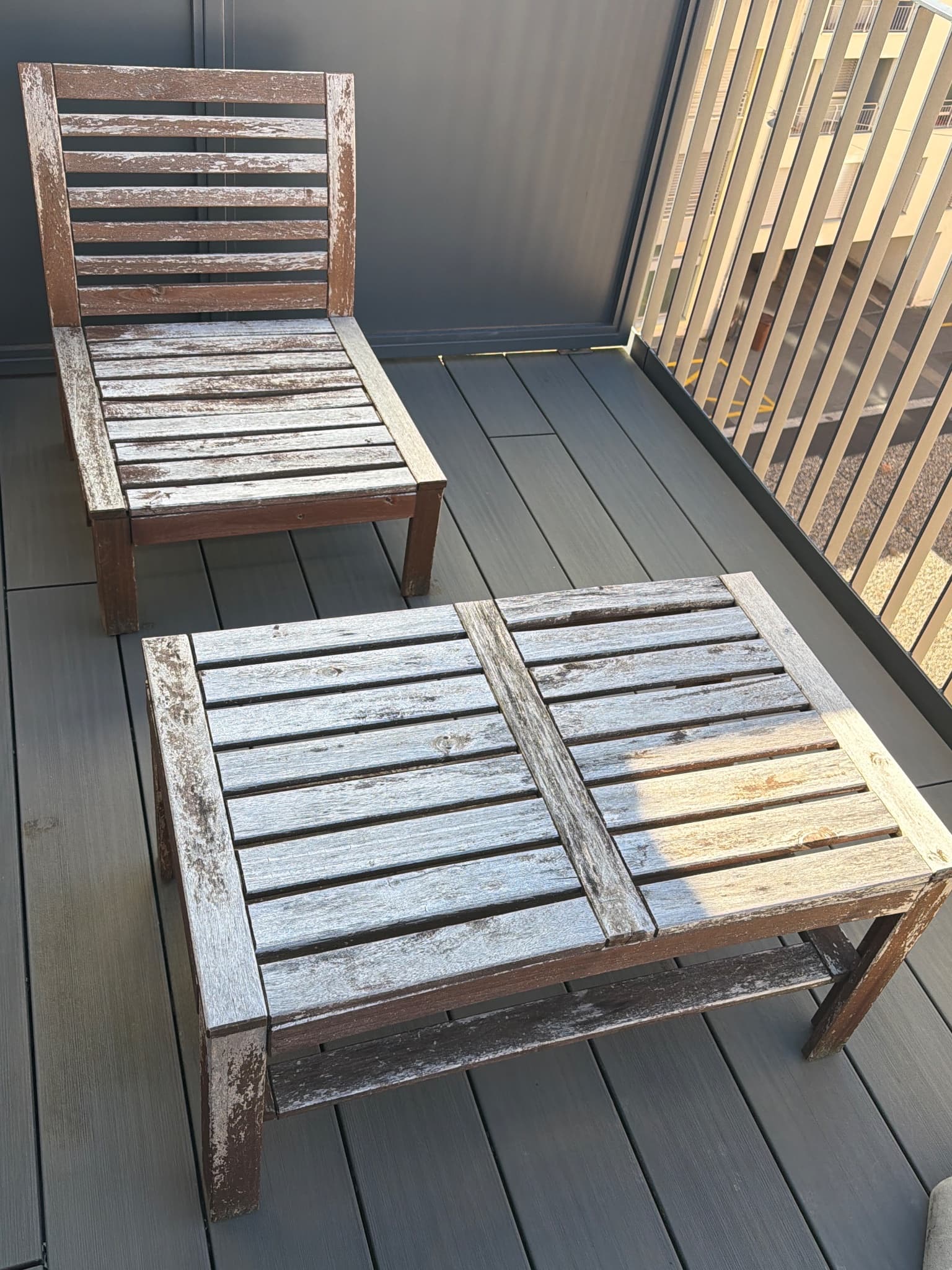 Salon de jardin IKEA, en teck marron vieilli avec coussins