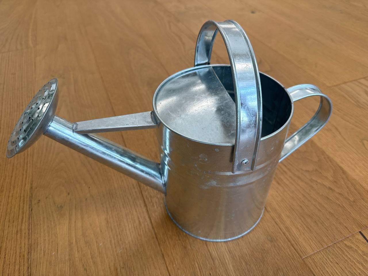Metallgiesskanne ca. 3 Liter