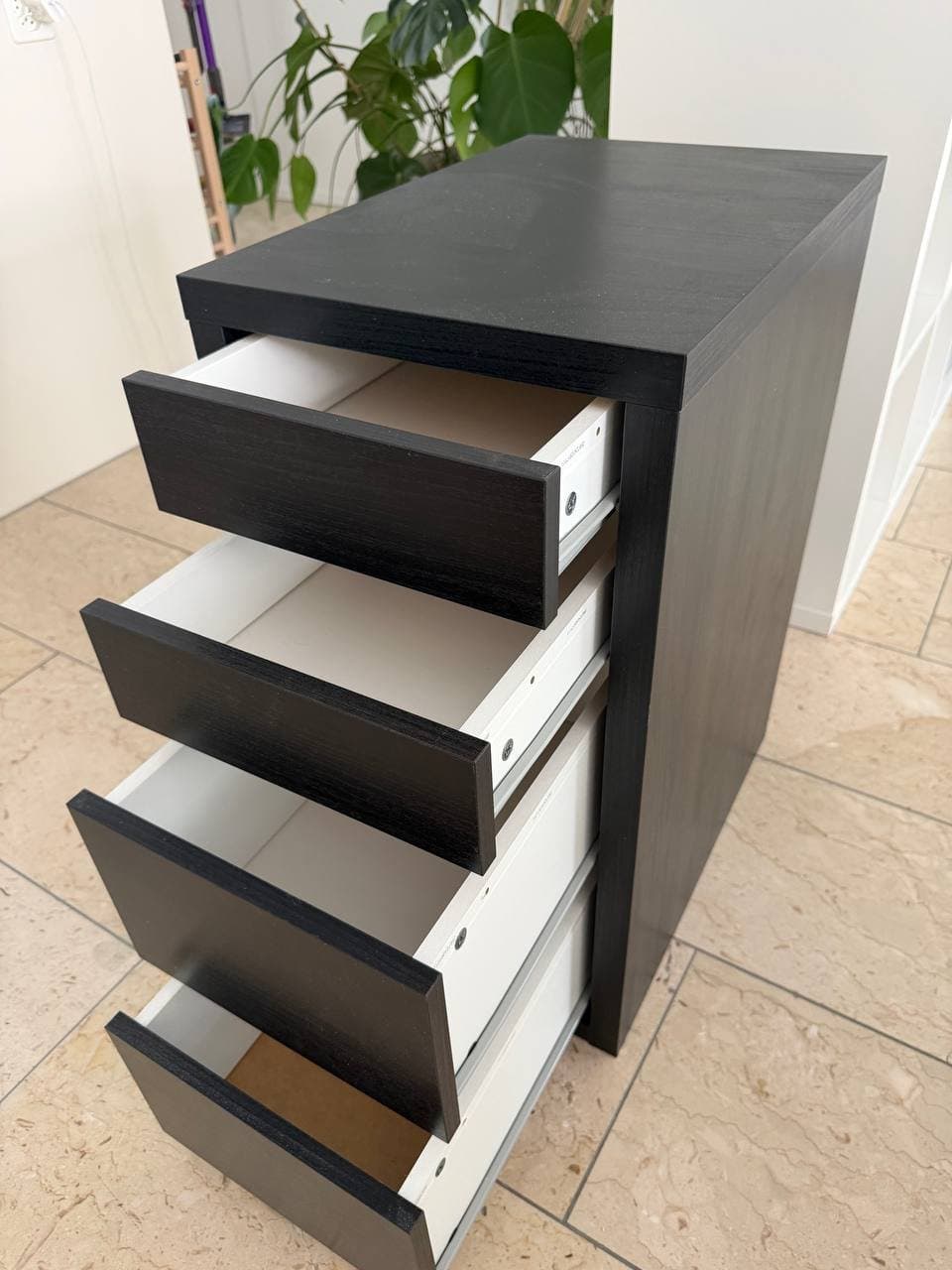 IKEA Micke Nachttisch/Kommode
