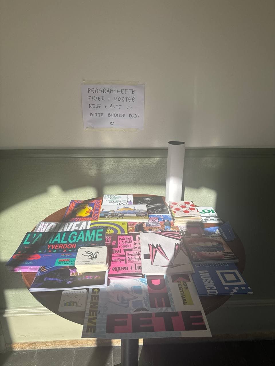 Programme/Flyer/Poster zu verschenken