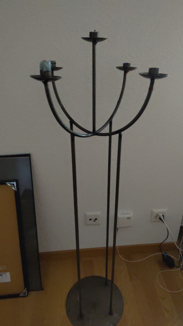 Hoher Kerzenständer