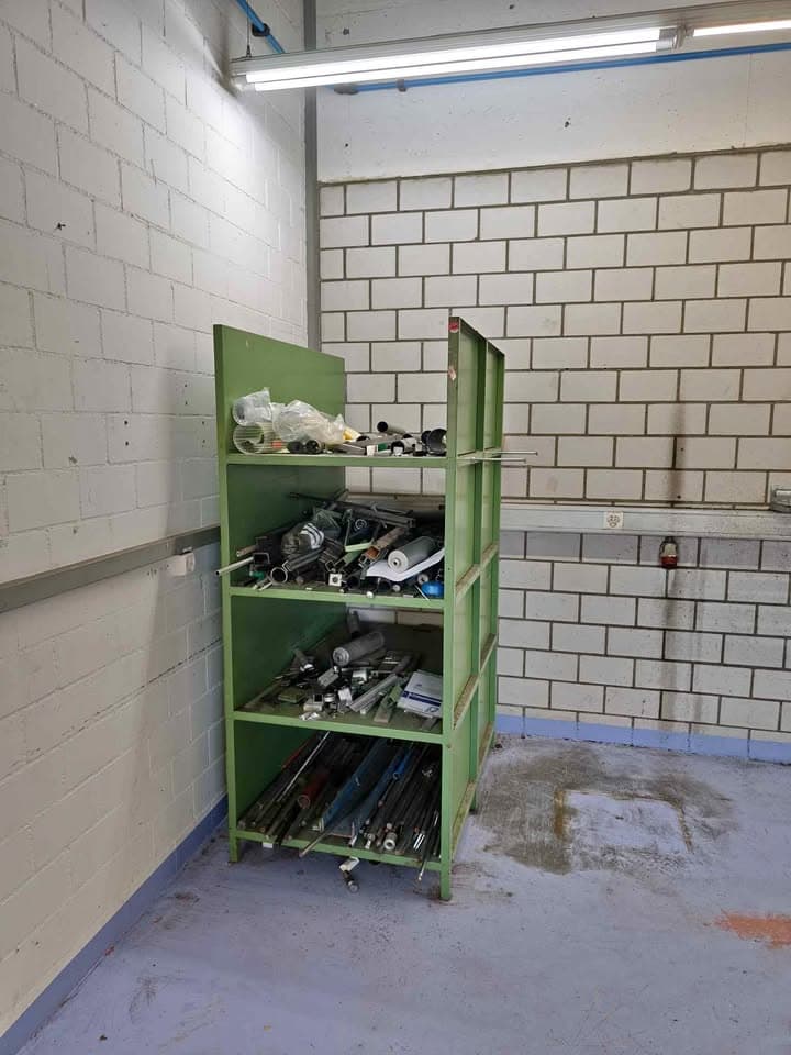 Werkstattschrank inkl. Metalle und Rolinge gratis zur Abholung