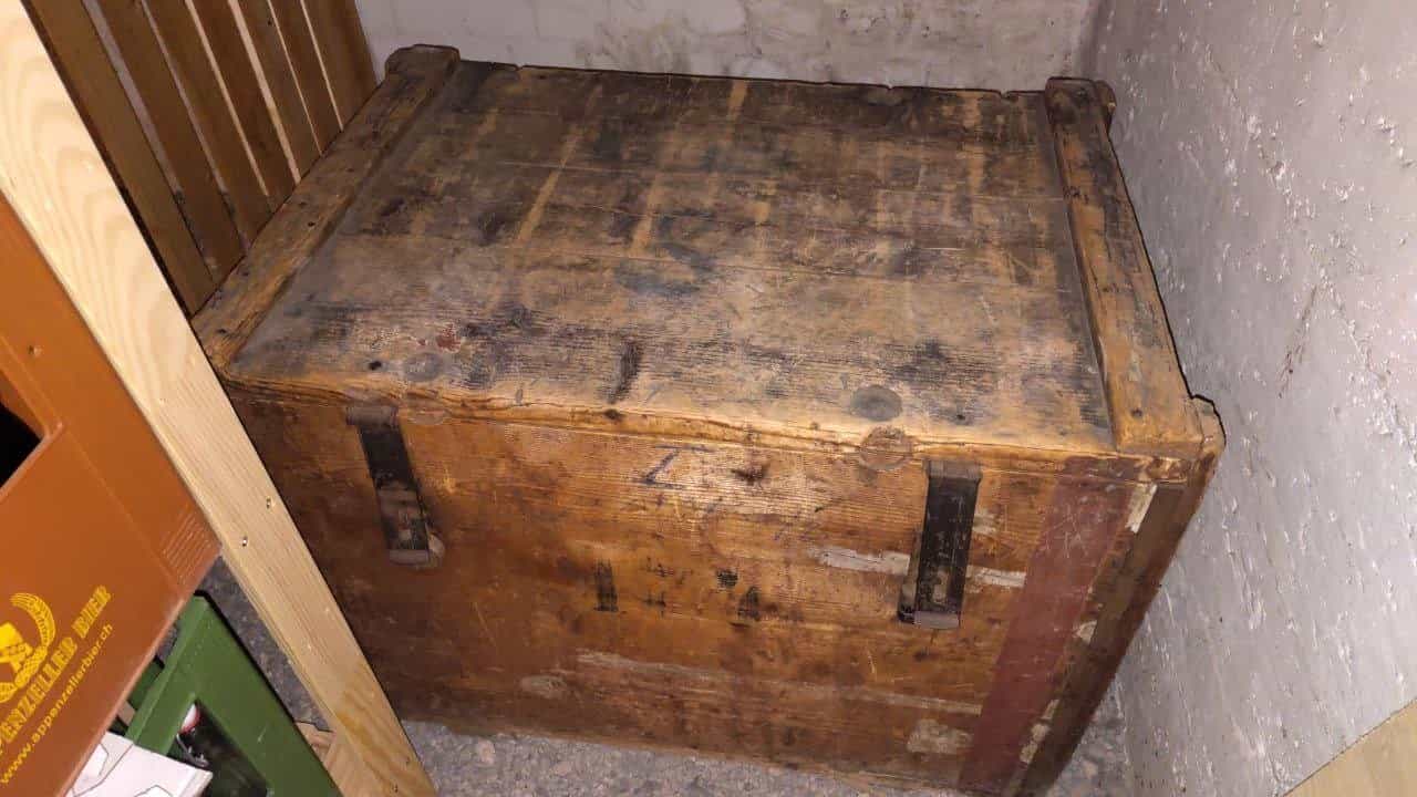 Holztruhe zu verschenken