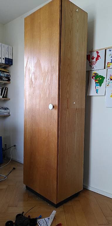 Kleiderschrank, Esche furniert, schmal