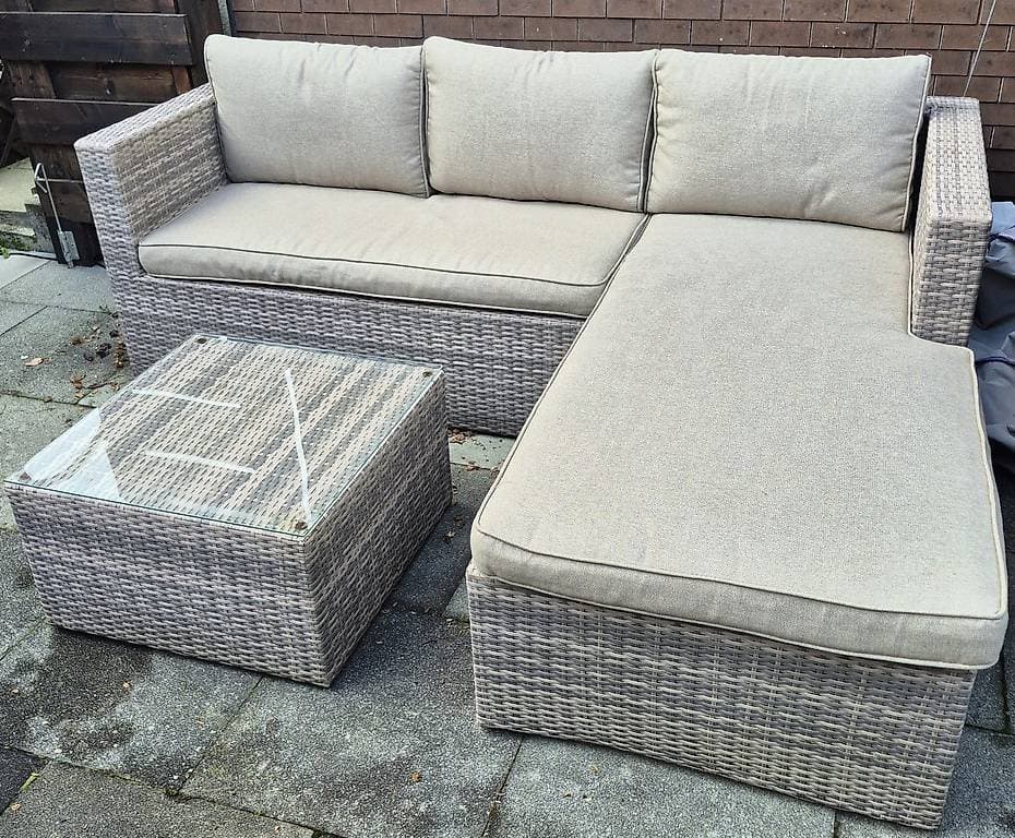 RESERVIERT: Rattan Gartenmöbel