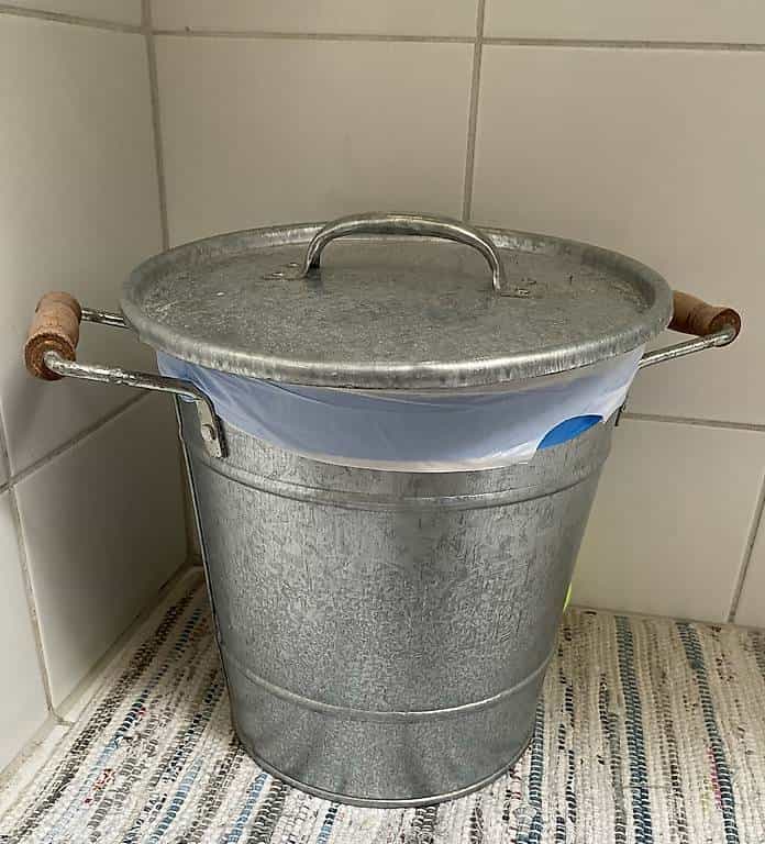 Abfalleimer silbern
