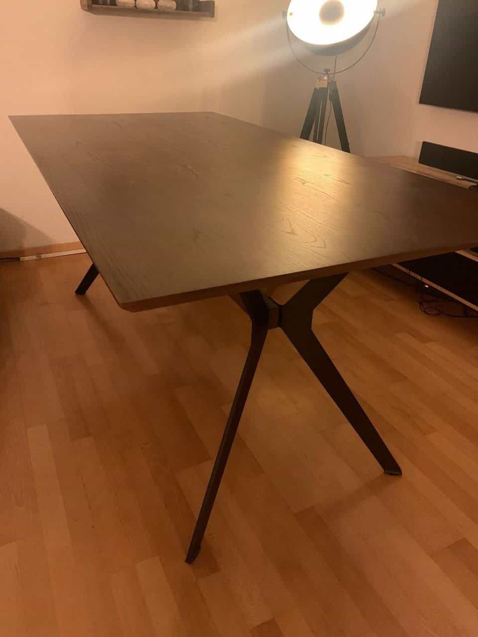 Holztisch furniert