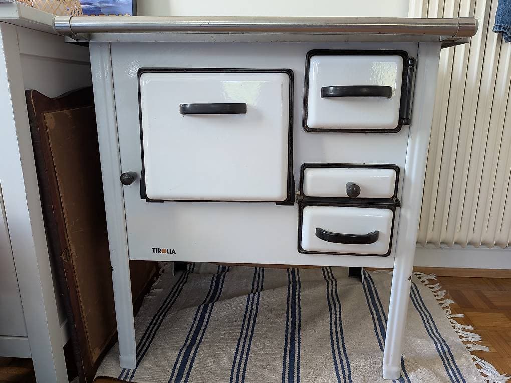 Rare- Fourneau/cuisinière à bois Tirolia Émaillé blanc/inox