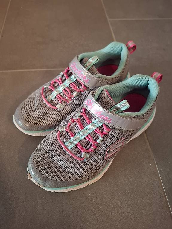 Basket sketchers taille 34