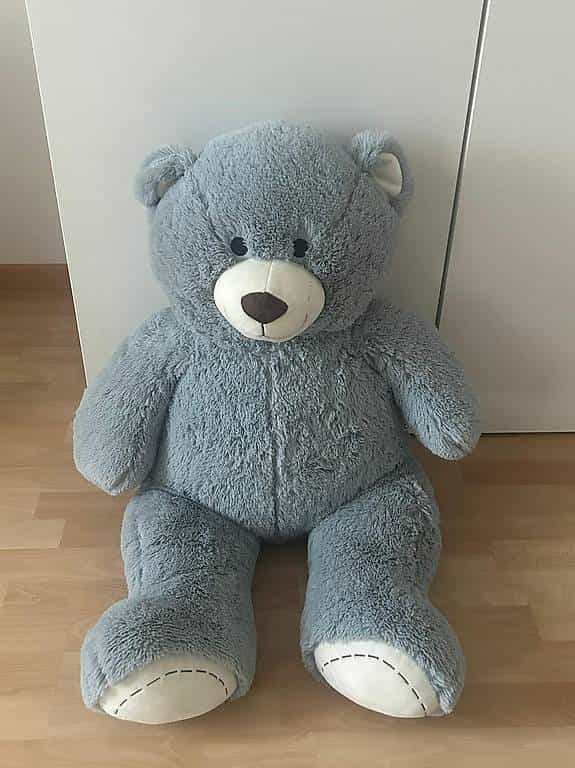 hellblauer Stoffbär