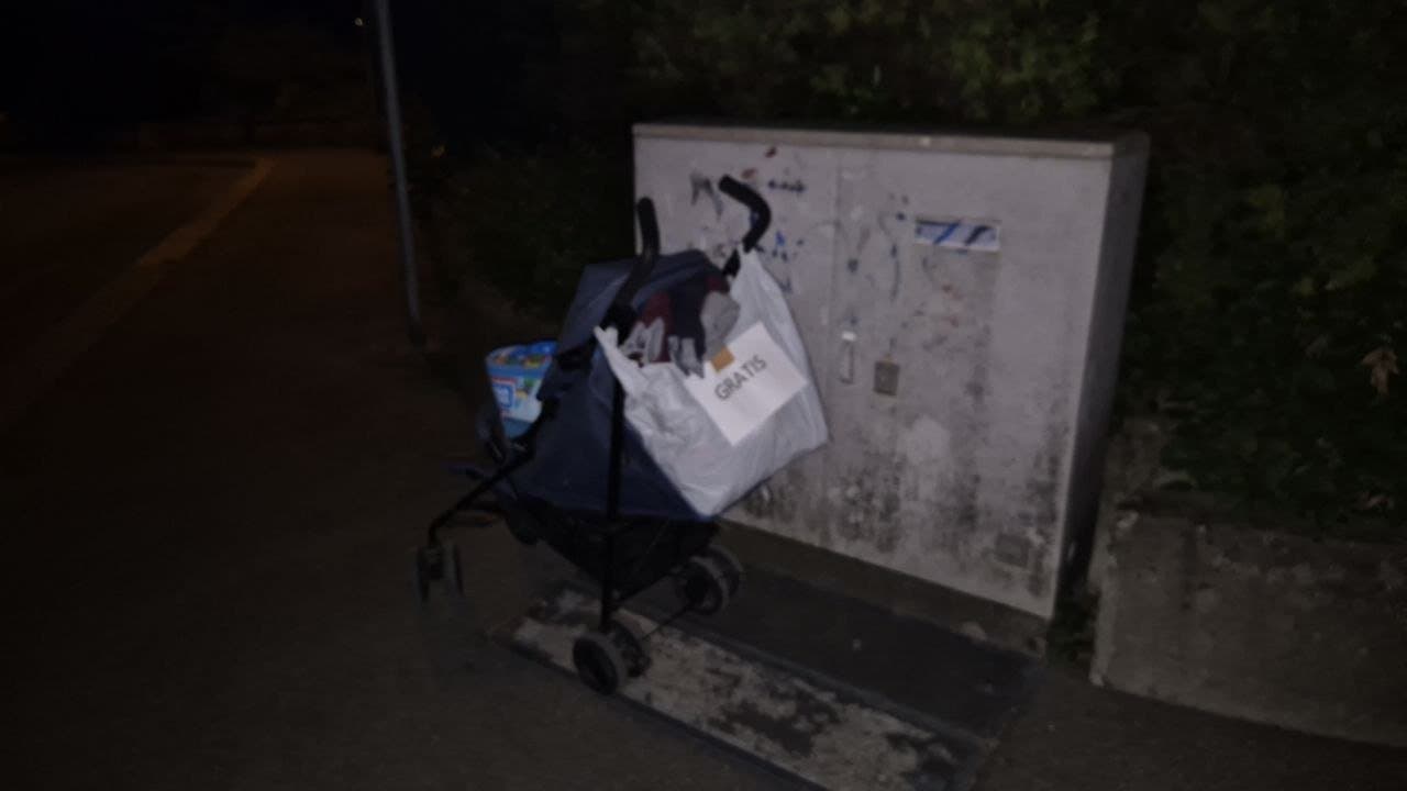 Kinderwagen zu verschenken