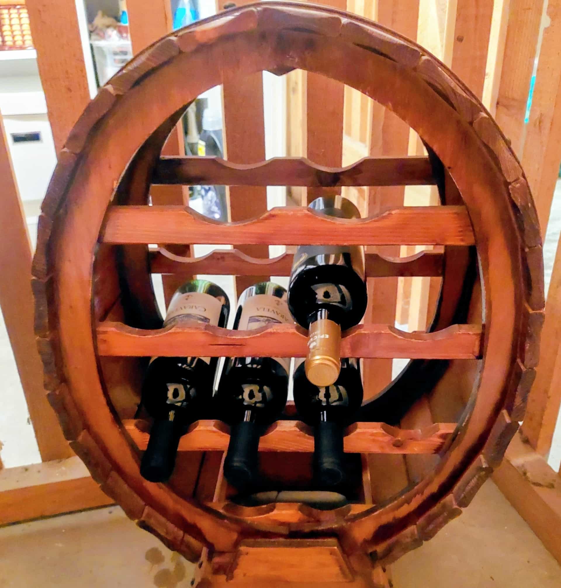 Ovale Weinregal aus Holz, rustikal
