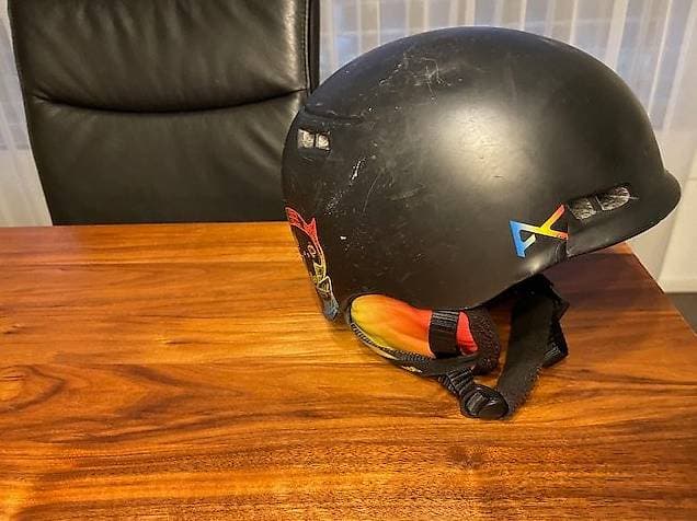 Gratis abzugeben Skihelm Burmer