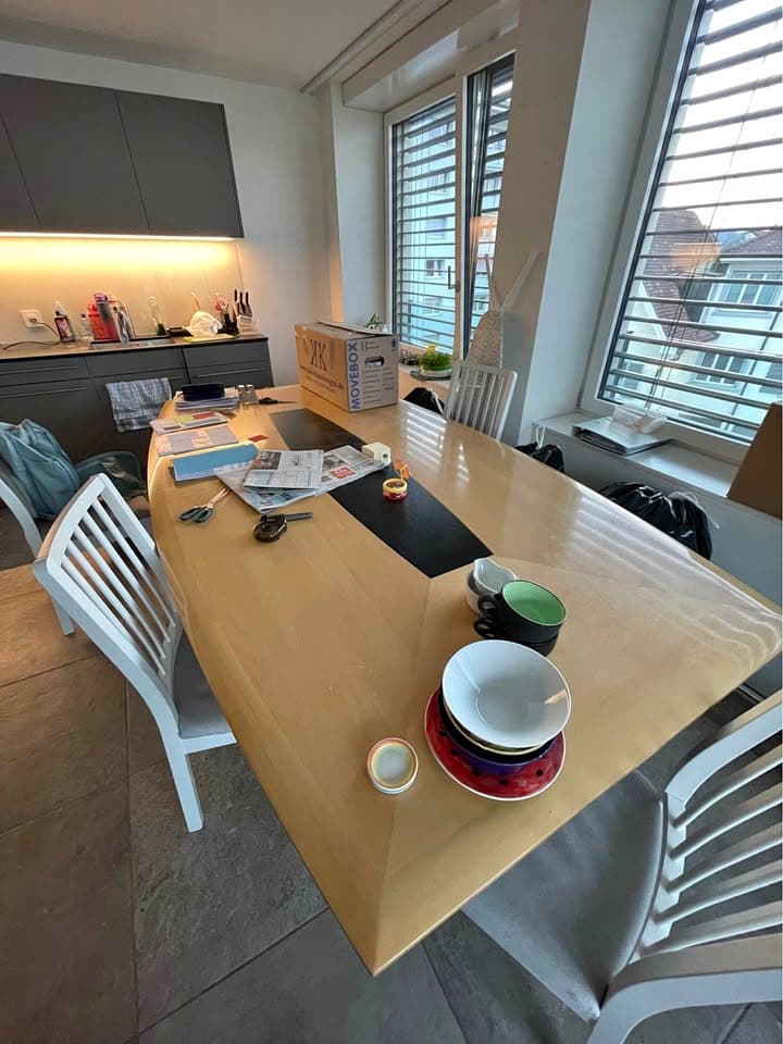 Grosser Tisch gratis