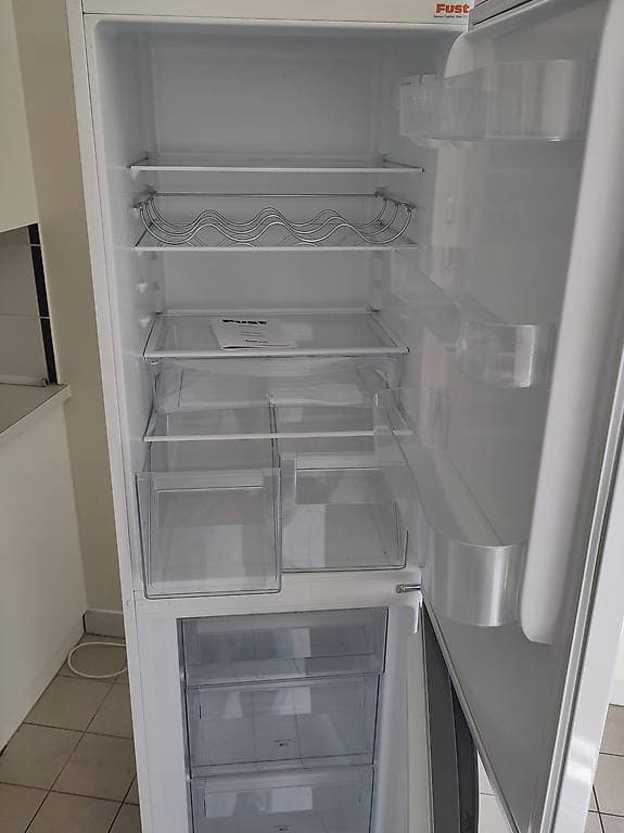 Frigo Novamatic avec congélateur à donner cause déménagement