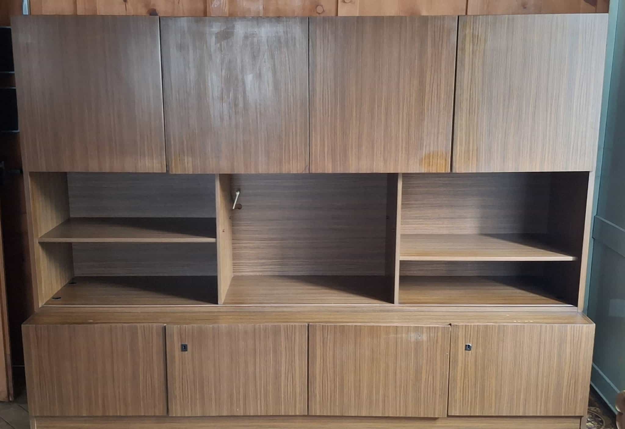 Schrankwand Holz, braun