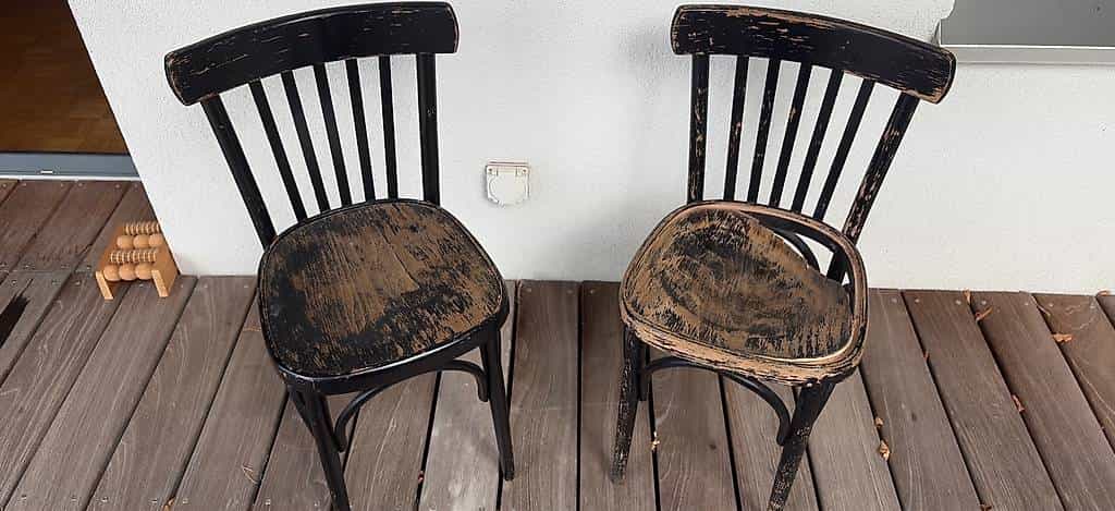Chaises en bois