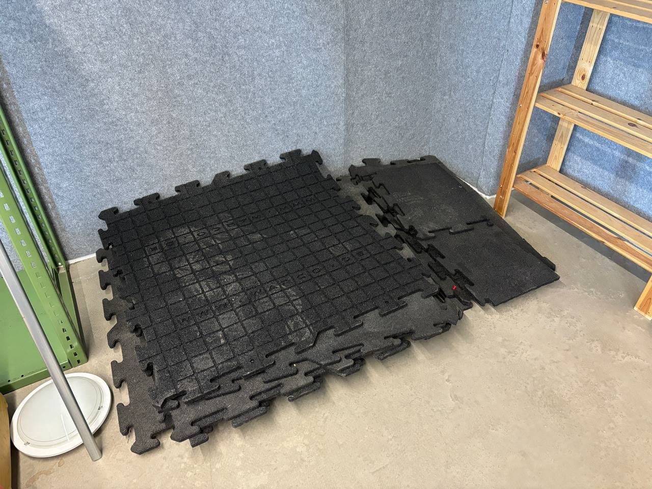 Kunststoff Bodenplatten ca. 10m²