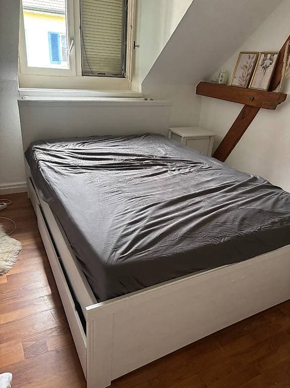 140m Ikea Bett mit schubladen, inkl matraze und bettrost