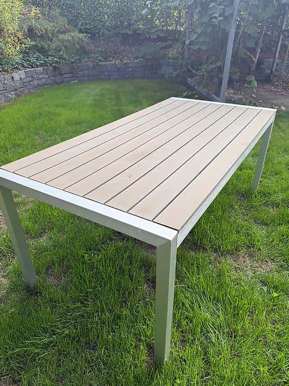 Gartentisch