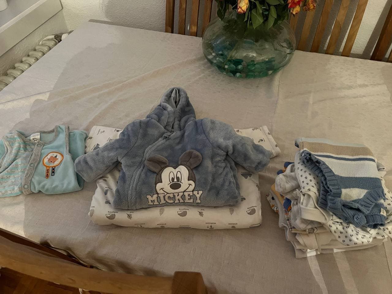 Babykleidung und Accessoires