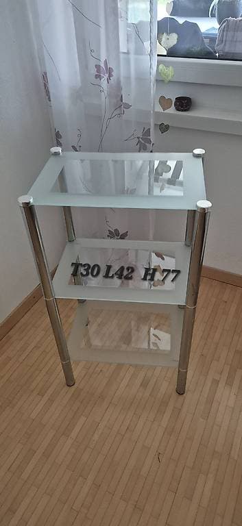 Kleines Beistellmöbel