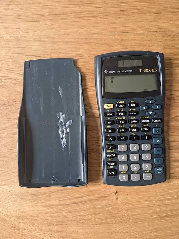 TI-30x IIS Taschenrechner