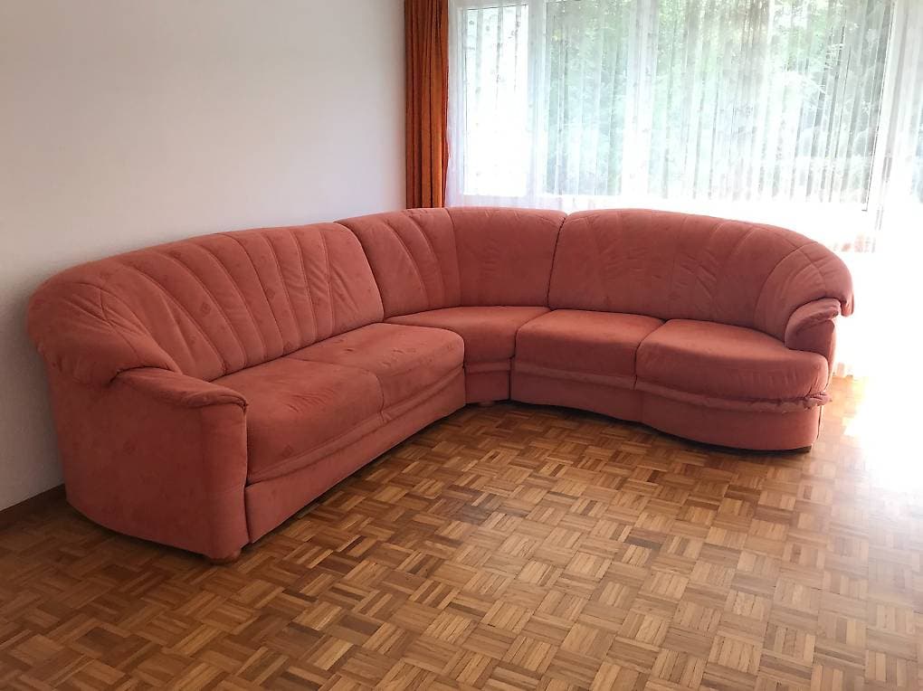 Super bequemes Sofa mit integriertem Bett (Schlafsofa).