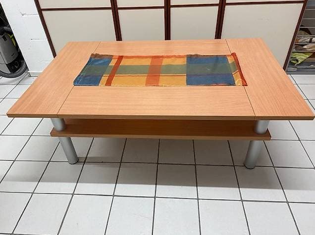 Couchtisch / Fernsehtisch