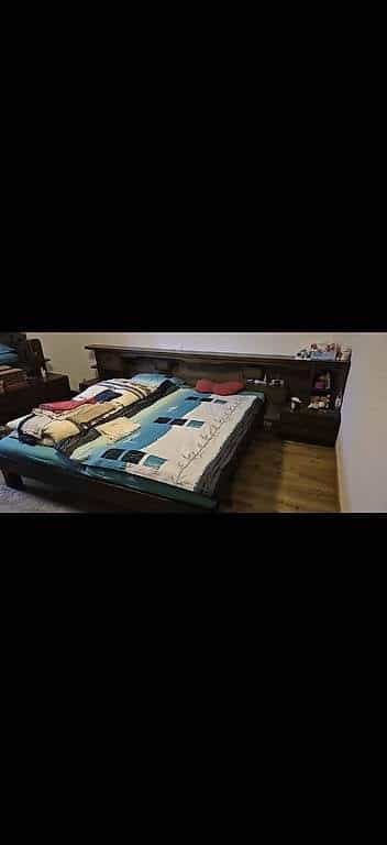 Schlafzimmer ohne Matratzen
