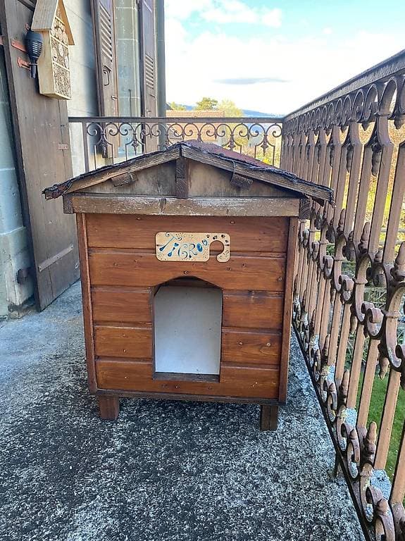 A DONNER maison pour chat/chien en bois