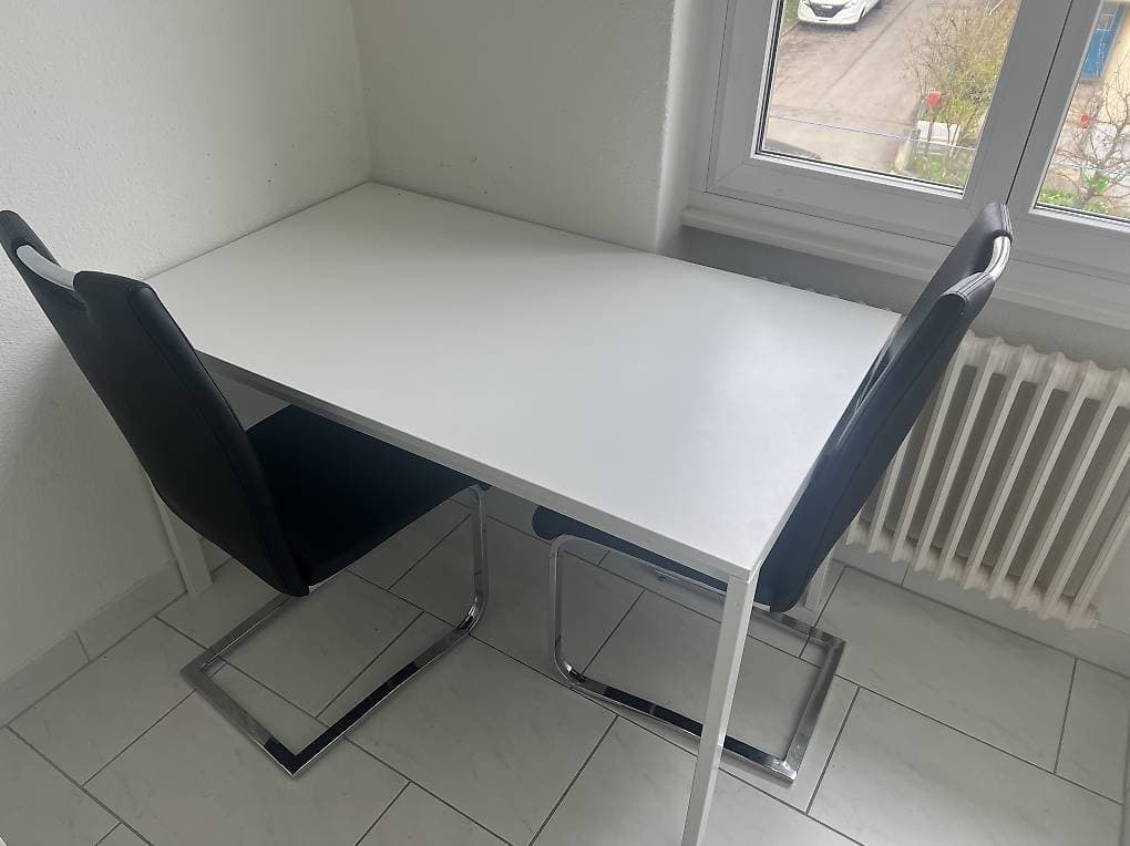 Ikea Tisch und 2x Stühle