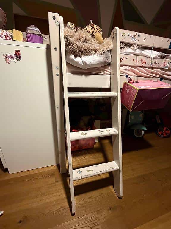 Kinderhochbett aus Massivholz
