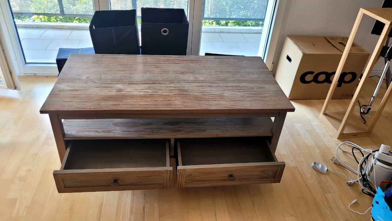 Massivholz Tisch mit 2 Schubladen