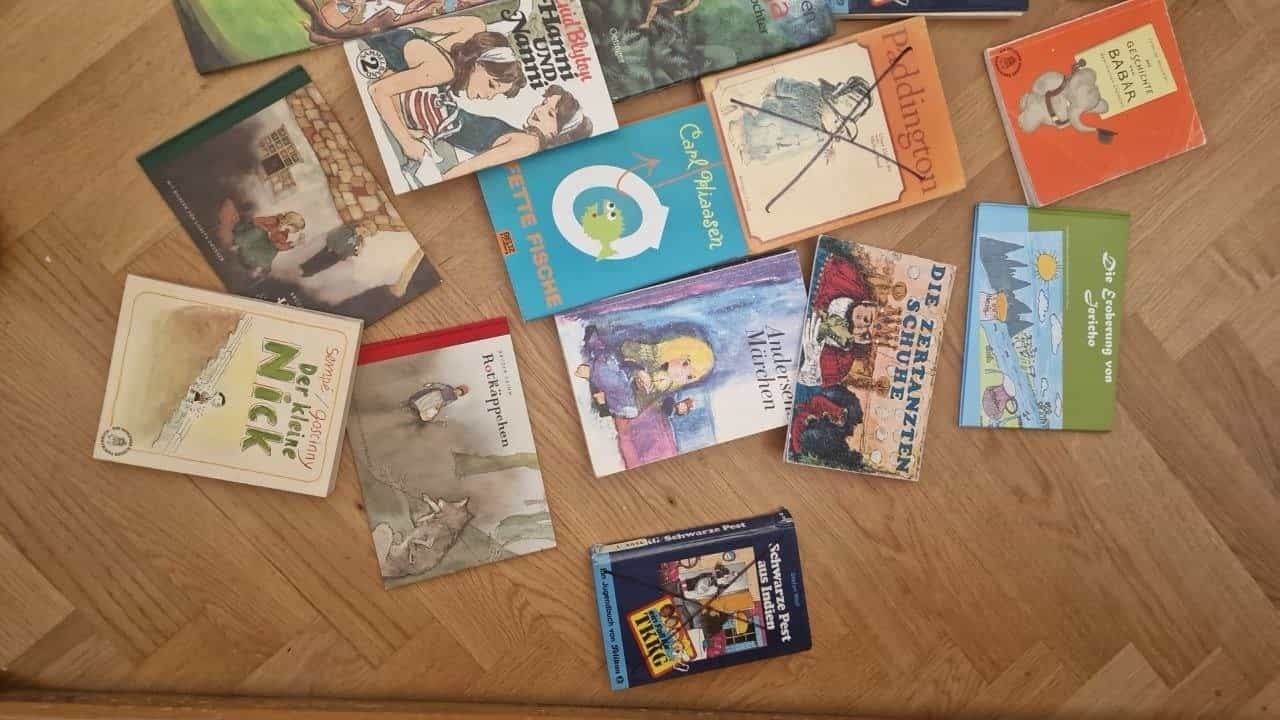Klassenzimmer Bücher zum Abholen