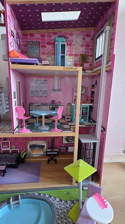 A donner maison pour Barbies et Barbies