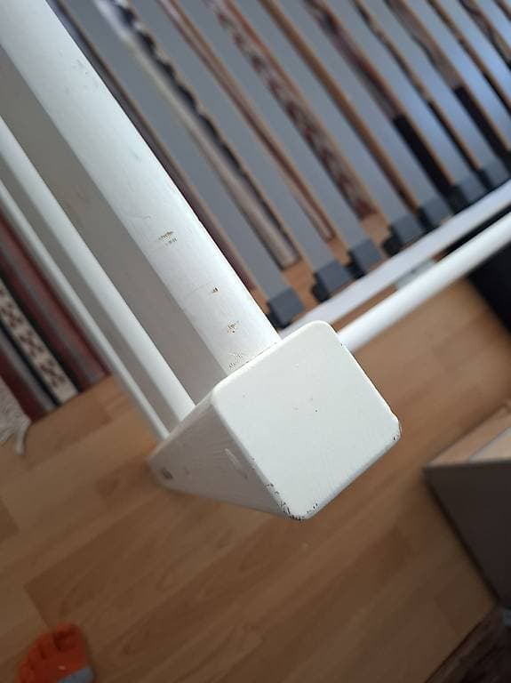 Lit 90x200 avec matelas à donner