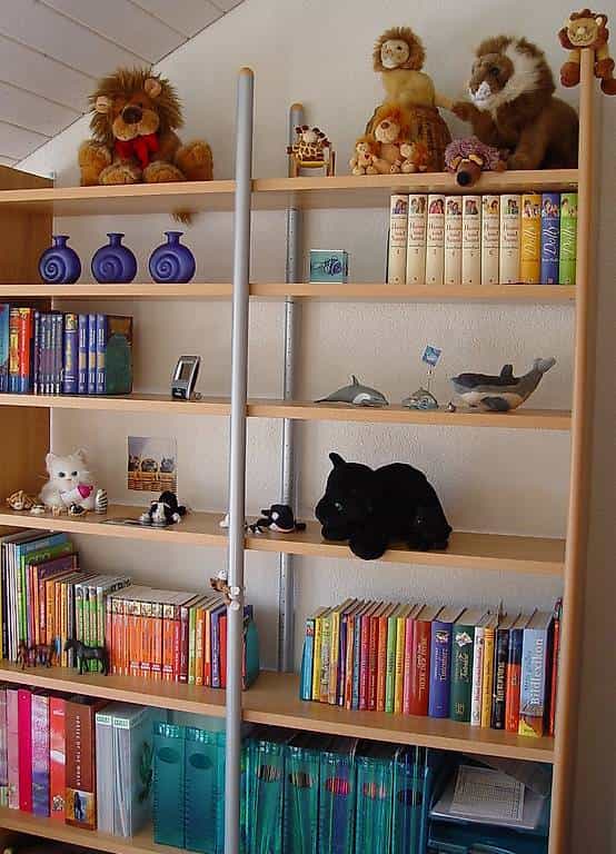 Büchergestell gratis abzugeben, muss abgeholt