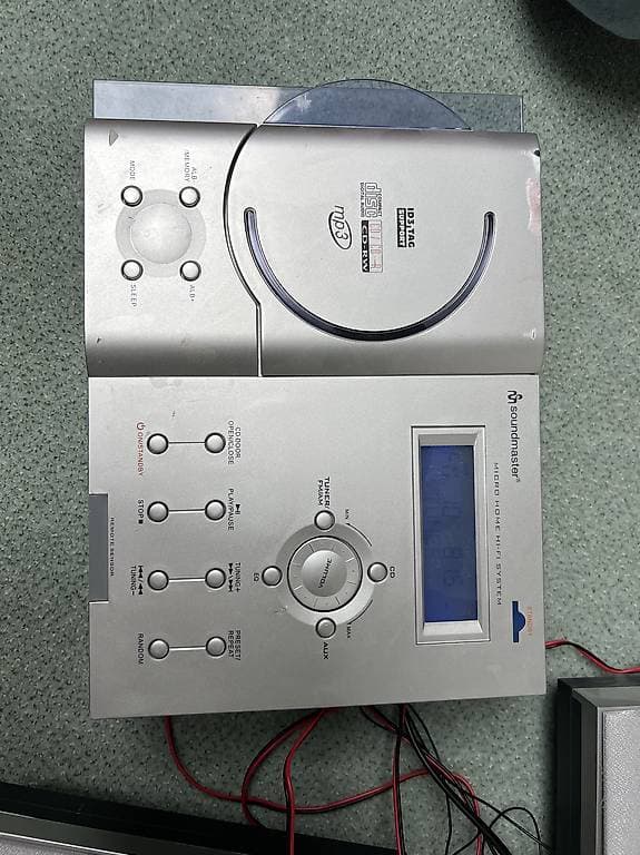 CD-Radio mit 2 Boxen